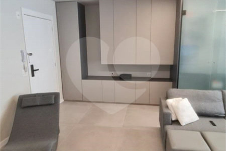 Apartamento com 2 dormitórios e uma suíte, mobilíado no Ibirapuera.