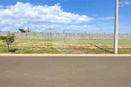 Lote à Venda em São Carlos, no Condomínio Villeneuve I