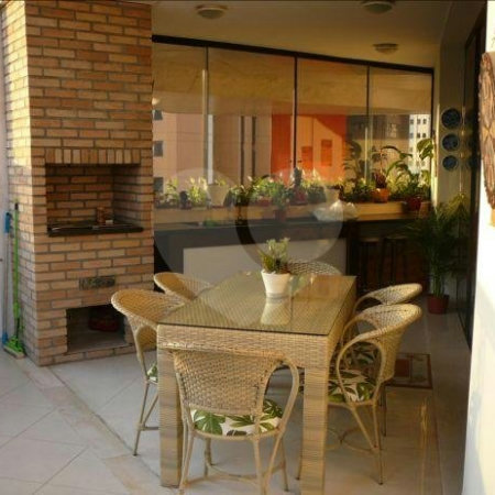 APARTAMENTO UM POR ANDAR!