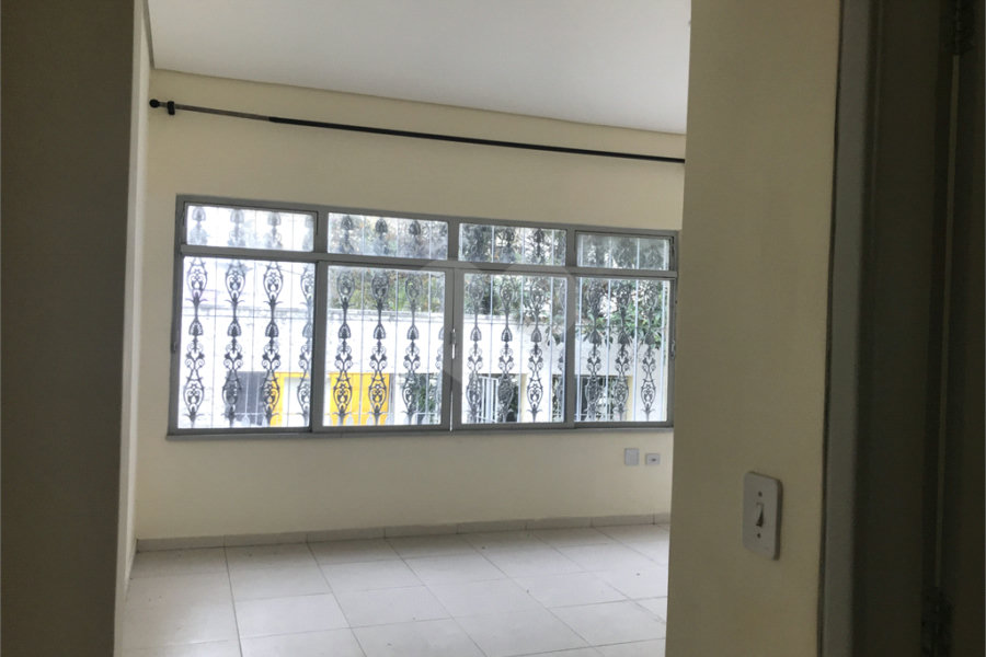 Casa à venda com 4 quartos, sendo 1 suíte, em Santana, São Paulo, SP