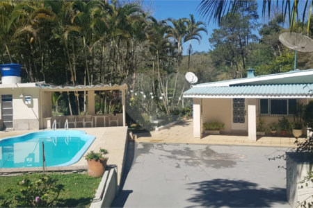 Casa à venda com 5 quartos, sendo 1 suíte,  em Taboão, Mogi das Cruzes, SP