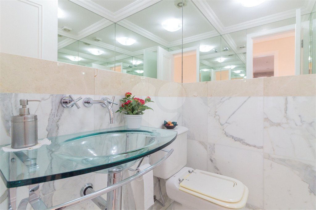 Apartamento à venda com 4 quartos, sendo 3 suítes,  em Indianópolis, São Paulo, SP