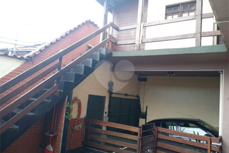 Sobrado à venda com 3 quartos, sendo 1 suíte,  em Vila Caputera, Mogi das Cruzes, SP