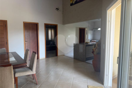 Casa à venda com 3 suítes no condomínio Terras de Mont Serrat, Salto - SP