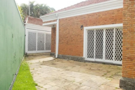 Casa à venda com 3 quartos, sendo 1 suíte,  no condomínio Praça Pero Vaz de Caminha,260, São Paulo - SP