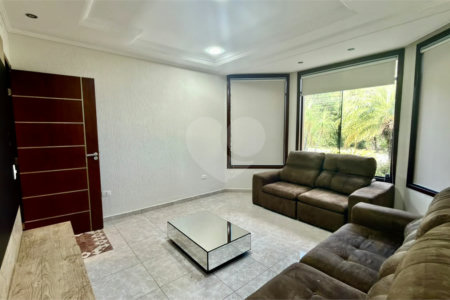 Casa à venda com 4 suítes no condomínio Parque Village Castelo, Itu - SP
