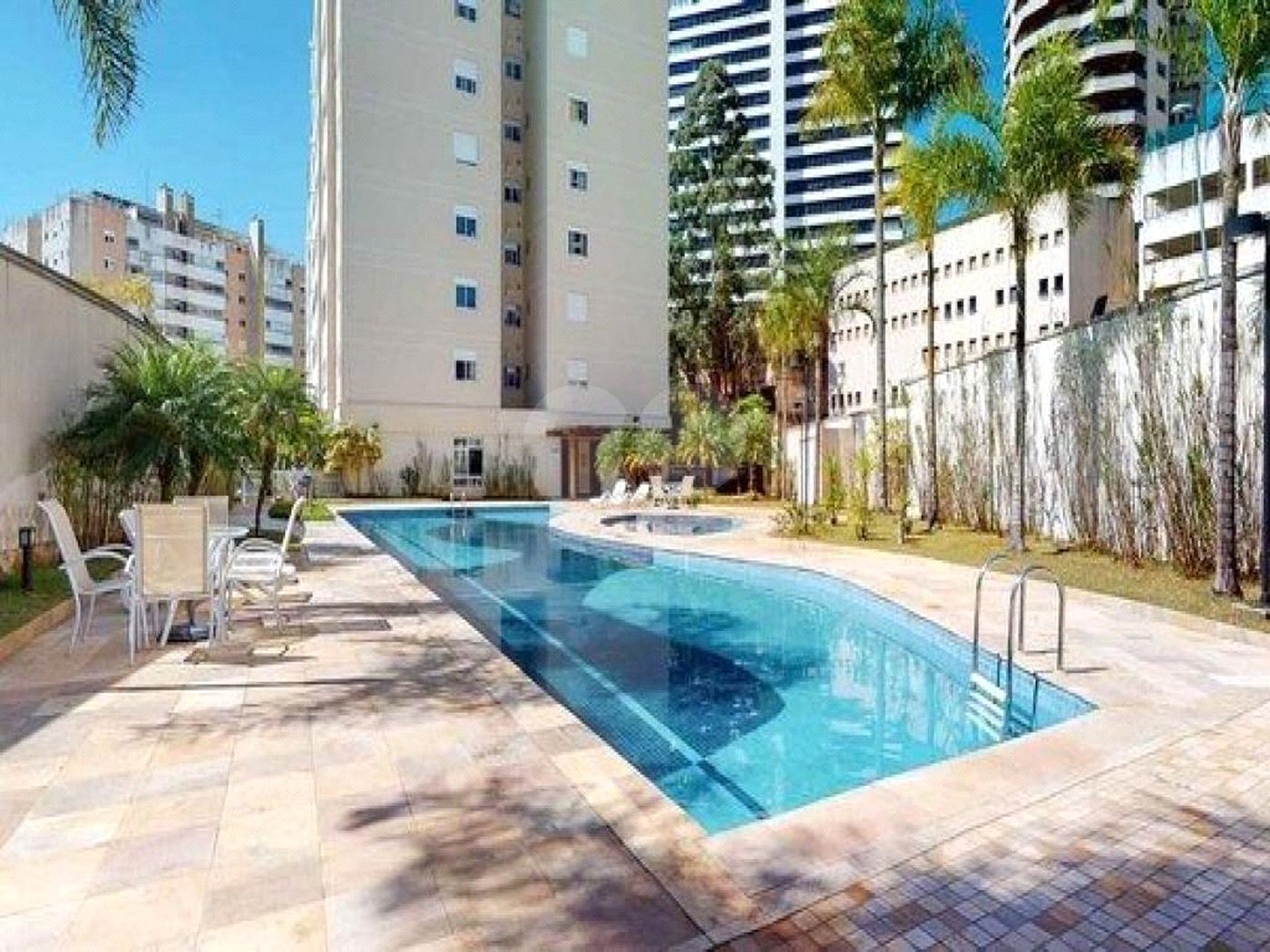 Apartamento à venda com 3 suítes em Vila Suzana, São Paulo, SP