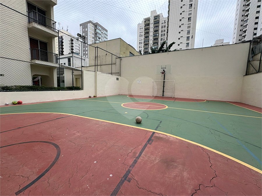 Apartamento à venda com 4 quartos, sendo 1 suíte, em Moema, São Paulo, SP