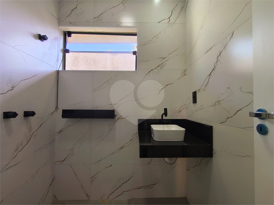 Casa à venda com 3 quartos, sendo 1 suíte, no condomínio Horto Florestal Villagio, Sorocaba - SP