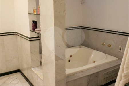 Apartamento à venda com 3 quartos, sendo 1 suíte, em Cerqueira César, São Paulo, SP
