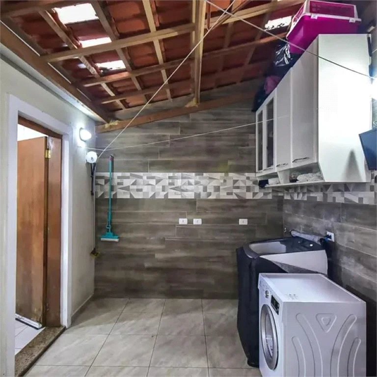 Sobrado à venda com 3 quartos, sendo 1 suíte,  em Vila Morse, São Paulo, SP