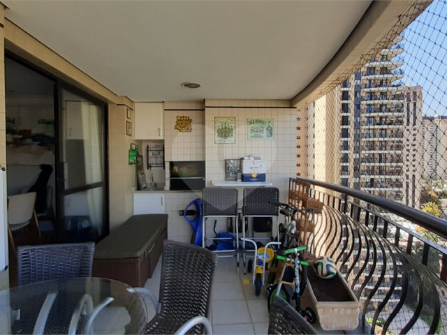 Apartamento à venda com 3 quartos, sendo 2 suítes,  em Alto da Boa Vista, São Paulo, SP
