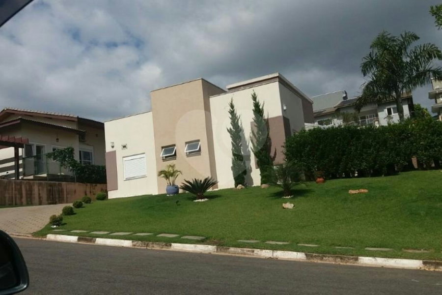 Casa à venda com 4 suítes em Guaxinduva, Atibaia, SP