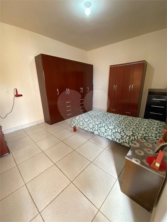 Sobrado à venda com 3 quartos em Jundiapeba, Mogi das Cruzes, SP