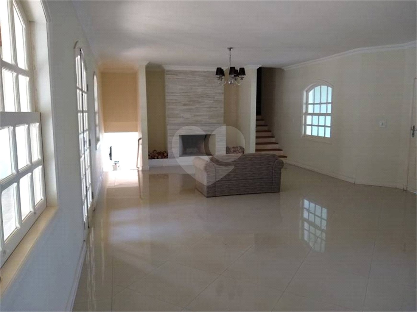 Casa à venda com 5 quartos, sendo 3 suítes, no condomínio Ville Chamonix, Itatiba - SP