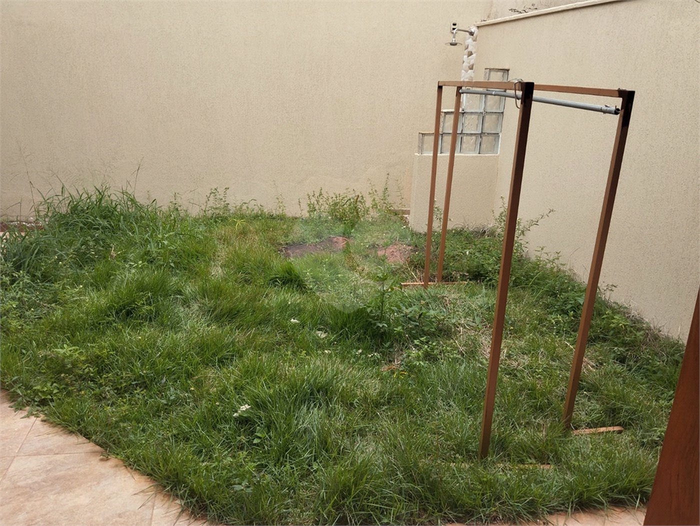 Casa à venda com 3 quartos, sendo 1 suíte,  no condomínio Vila Aracoara, Araraquara - SP