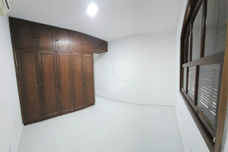 Sobrado à venda com 3 quartos, sendo 2 suítes, em Ferreira, São Paulo, SP