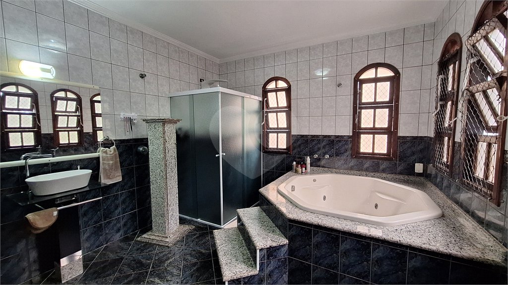 Sobrado à venda com 4 quartos, sendo 1 suíte, em Tremembé, São Paulo, SP