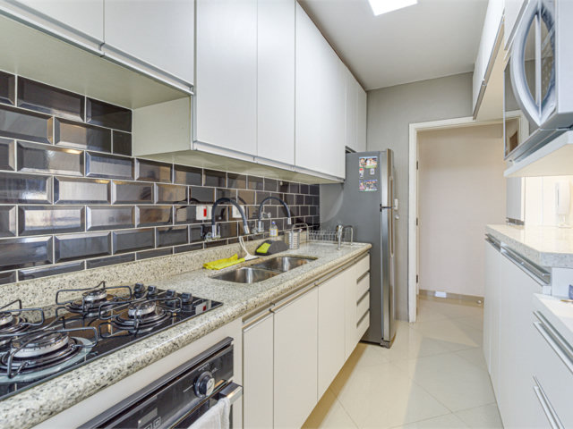 Apartamento à venda com 3 quartos, sendo 1 suíte,  em Alto da Boa Vista, São Paulo, SP