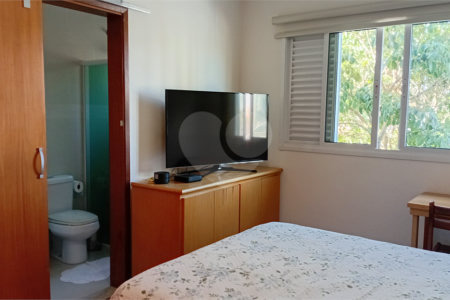 Sobrado à venda com 4 quartos, sendo 2 suítes,  em Vila Gilda, Santo André, SP