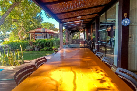 Casa à venda com 5 quartos, sendo 4 suítes, em Manguinhos, Armação dos Búzios, RJ
