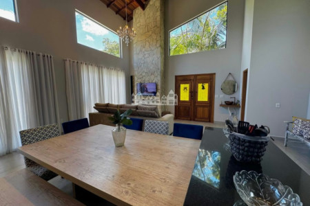 Casa à venda com 4 suítes no condomínio Portal Ouro Verde, Atibaia - SP