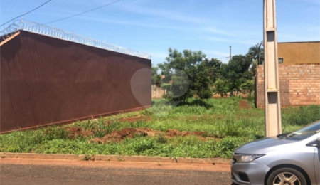 Terreno à venda no Centro, Planura, MG