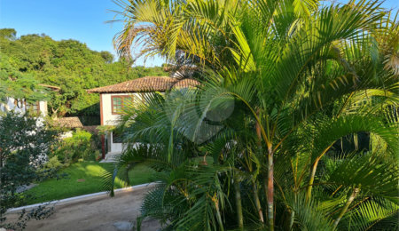 Casa em condomínio à venda com 2 quartos, sendo 1 suíte,  em Manguinhos, Armação dos Búzios, RJ