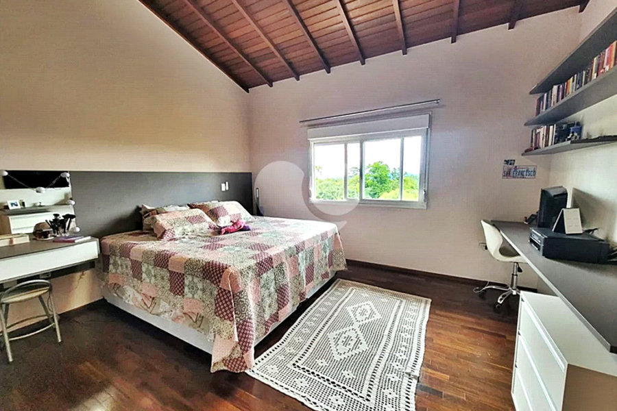 Casa à venda com 3 suítes no condomínio Cantareira, Mairiporã - SP