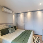 Apartamento à venda com 4 quartos, sendo 3 suítes,  em Jardim das Acácias, São Paulo, SP