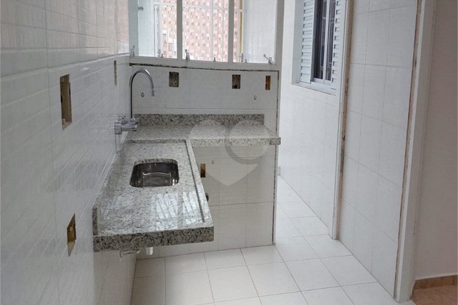 Sobrado à venda com 3 quartos, sendo 2 suítes, em Vila Paulicéia, São Paulo, SP