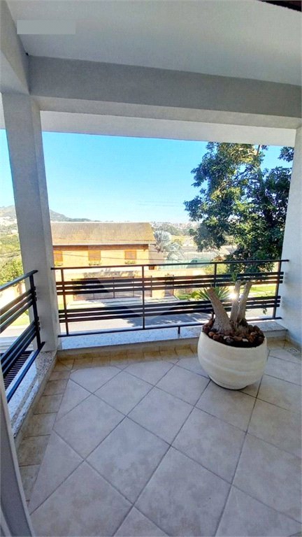 Casa à venda com 3 suítes no condomínio Residencial Parque Arco-íris, Atibaia - SP