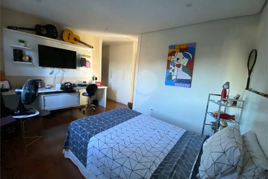 Sobrado à venda com 5 quartos, sendo 3 suítes, em Tremembé, São Paulo, SP