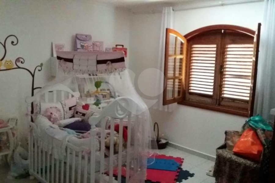 Sobrado à venda com 4 quartos, sendo 1 suíte, em Tremembé, São Paulo, SP
