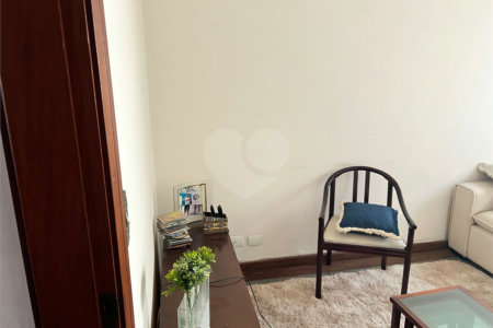 Casa à venda com 4 quartos, sendo 3 suítes, em Chácara Monte Alegre, São Paulo, SP