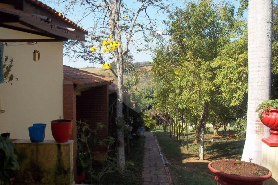 Sítio à venda com 6 quartos, sendo 3 suítes, em Parque Nova Xampirra, Itatiba, SP