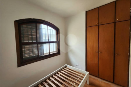 Casa à venda com 3 quartos, sendo 1 suíte,  em Jardim Celeste, São Paulo, SP