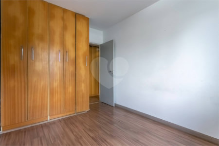 Apartamento à venda com 3 quartos, sendo 1 suíte, em Santo Amaro, São Paulo, SP