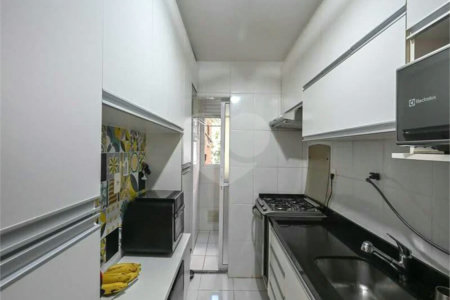 Apartamento à venda com 3 quartos, sendo 1 suíte,  em Vila Andrade, São Paulo, SP