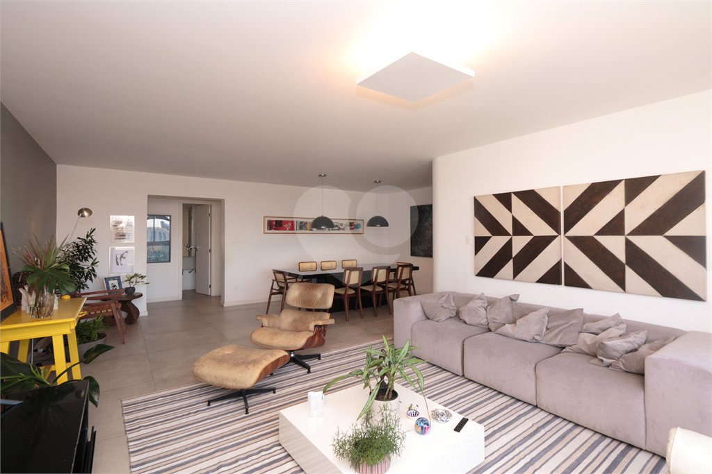 Apartamento à venda com 4 quartos, sendo 1 suíte, em Alto da Boa Vista, São Paulo, SP