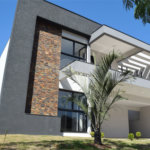 Casa à venda com 4 suítes no condomínio Figueira Garden, Atibaia - SP