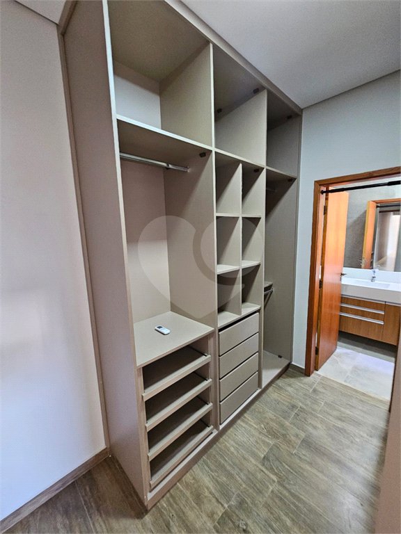Casa à venda com 3 quartos, sendo 1 suíte,  no condomínio Mantova, Indaiatuba - SP