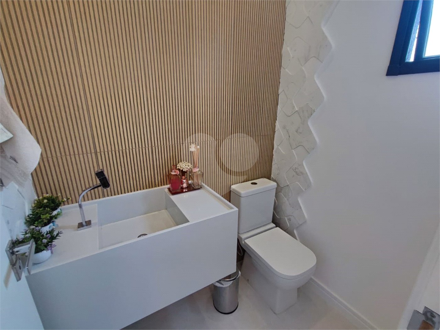 Terreno à venda com 4 suítes no condomínio Residencial Veneza, Mogi das Cruzes - SP