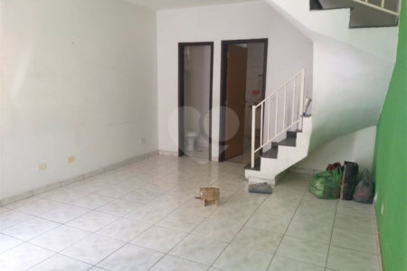 Casa à venda com 3 quartos, sendo 1 suíte, em Vila Pirajussara, São Paulo, SP