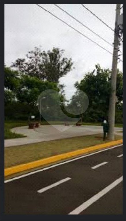 Casa à venda com 3 quartos, sendo 1 suíte, no condomínio Lago da Serra, Araçoiaba da Serra - SP