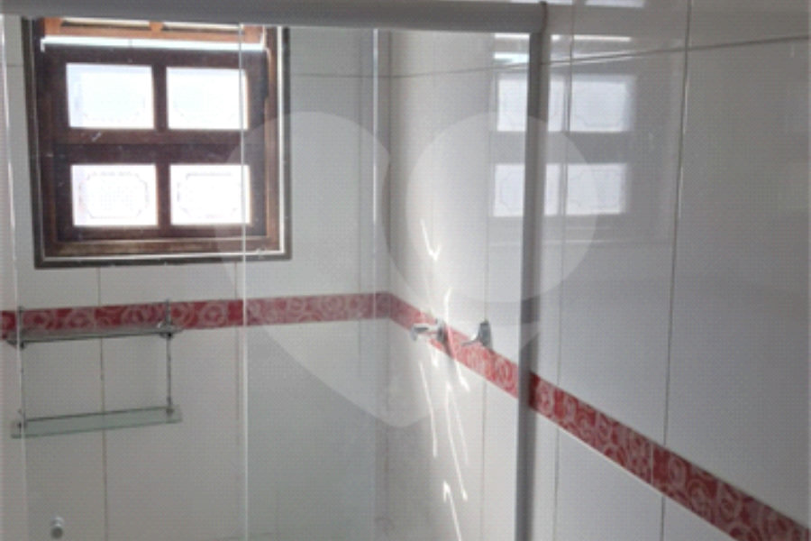 Sobrado para alugar com 4 quartos, sendo 3 suítes, em Vila Nivi, São Paulo, SP