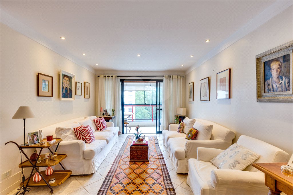 Apartamento à venda com 4 quartos, sendo 2 suítes, em Morumbi, São Paulo, SP
