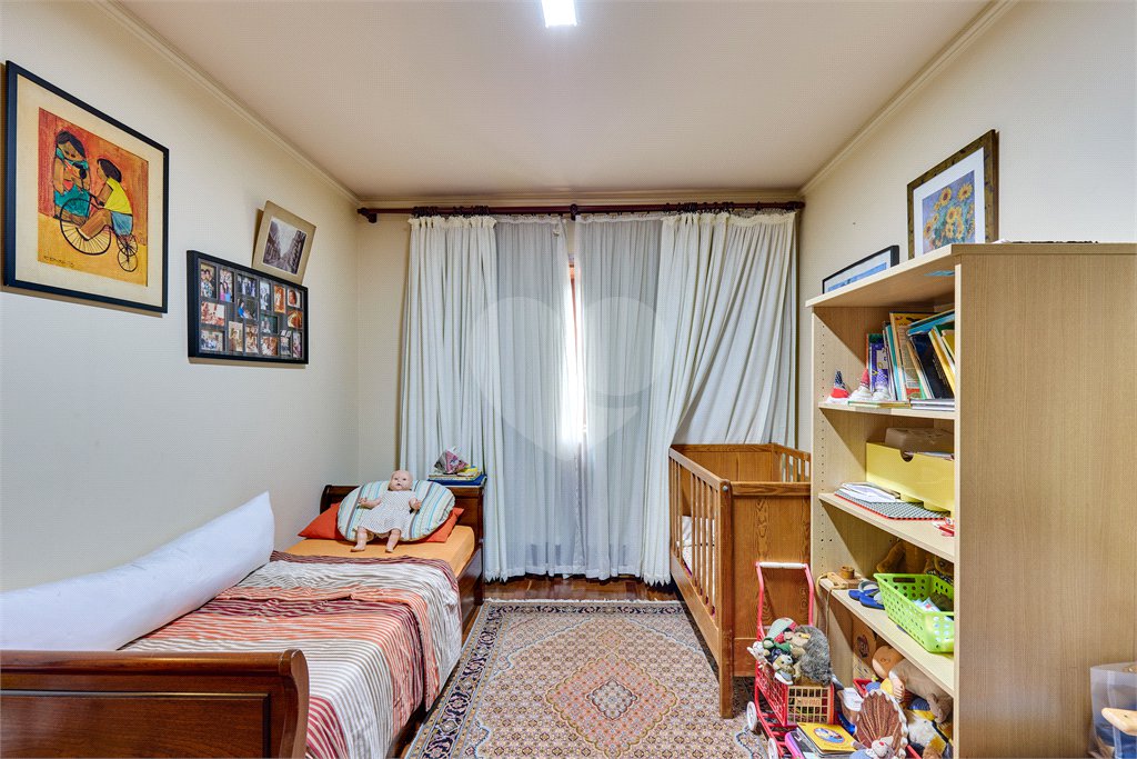 Casa à venda com 4 quartos, sendo 2 suítes, em Jardim Cordeiro, São Paulo, SP