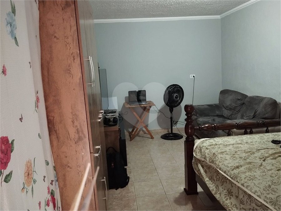 Casa à venda com 4 quartos, sendo 2 suítes, em Vila Santa Margarida, Ferraz de Vasconcelos, SP