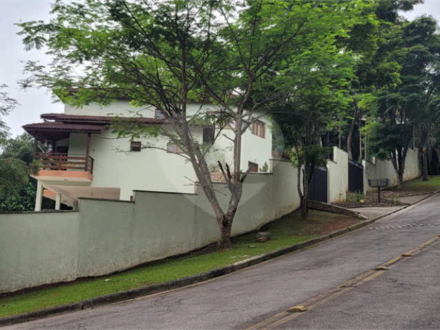 Casa à venda com 4 quartos, sendo 2 suítes,  no condomínio Alpes da Cantareira, Mairiporã - SP